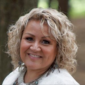 Meet your Posher, Iris